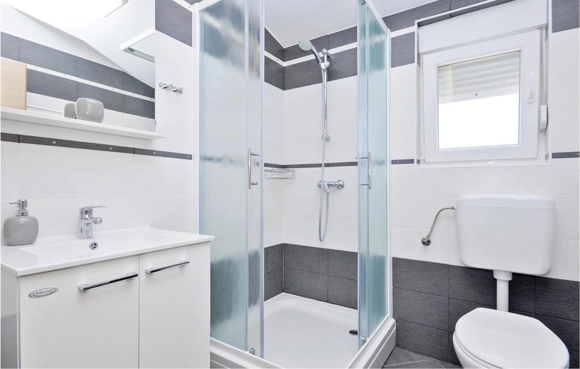 1 Bedroom Cozy Apartment In Bibinje Kültér fotó