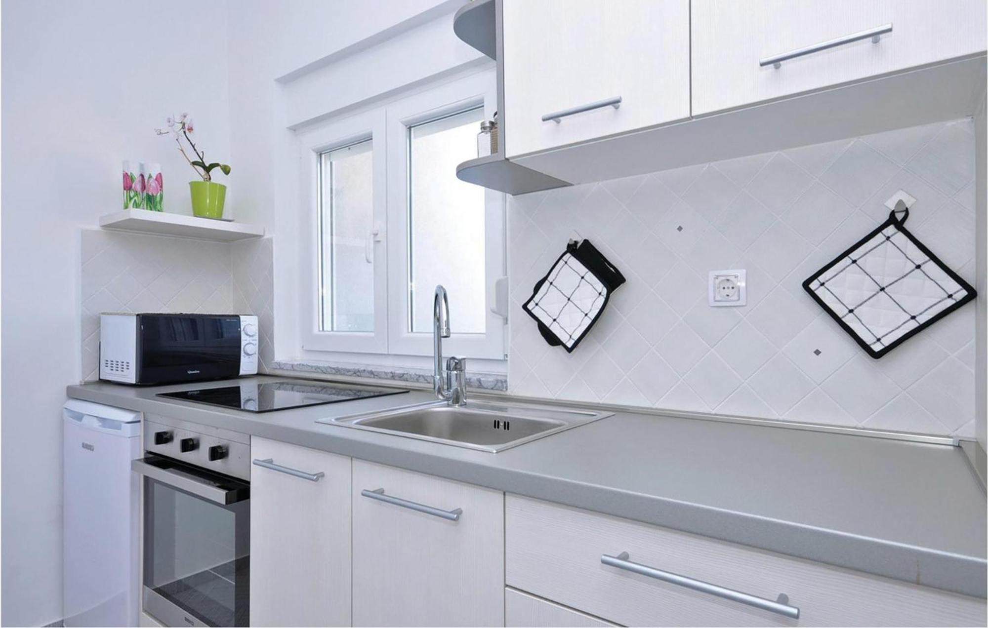 1 Bedroom Cozy Apartment In Bibinje Kültér fotó