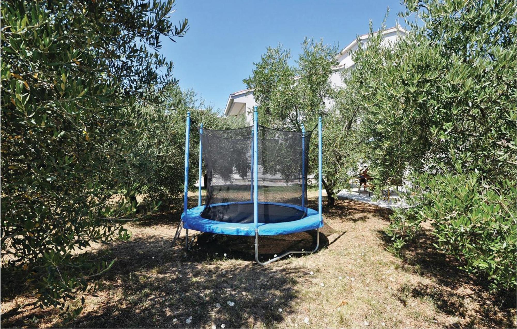 1 Bedroom Cozy Apartment In Bibinje Kültér fotó